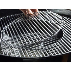 Weber 22 In. Master-Touch Charcoal Grill 8 Weber 22 In. Master-Touch Charcoal Grill -Weber Shop 8034971 A V3.eps High 63965.1648430544