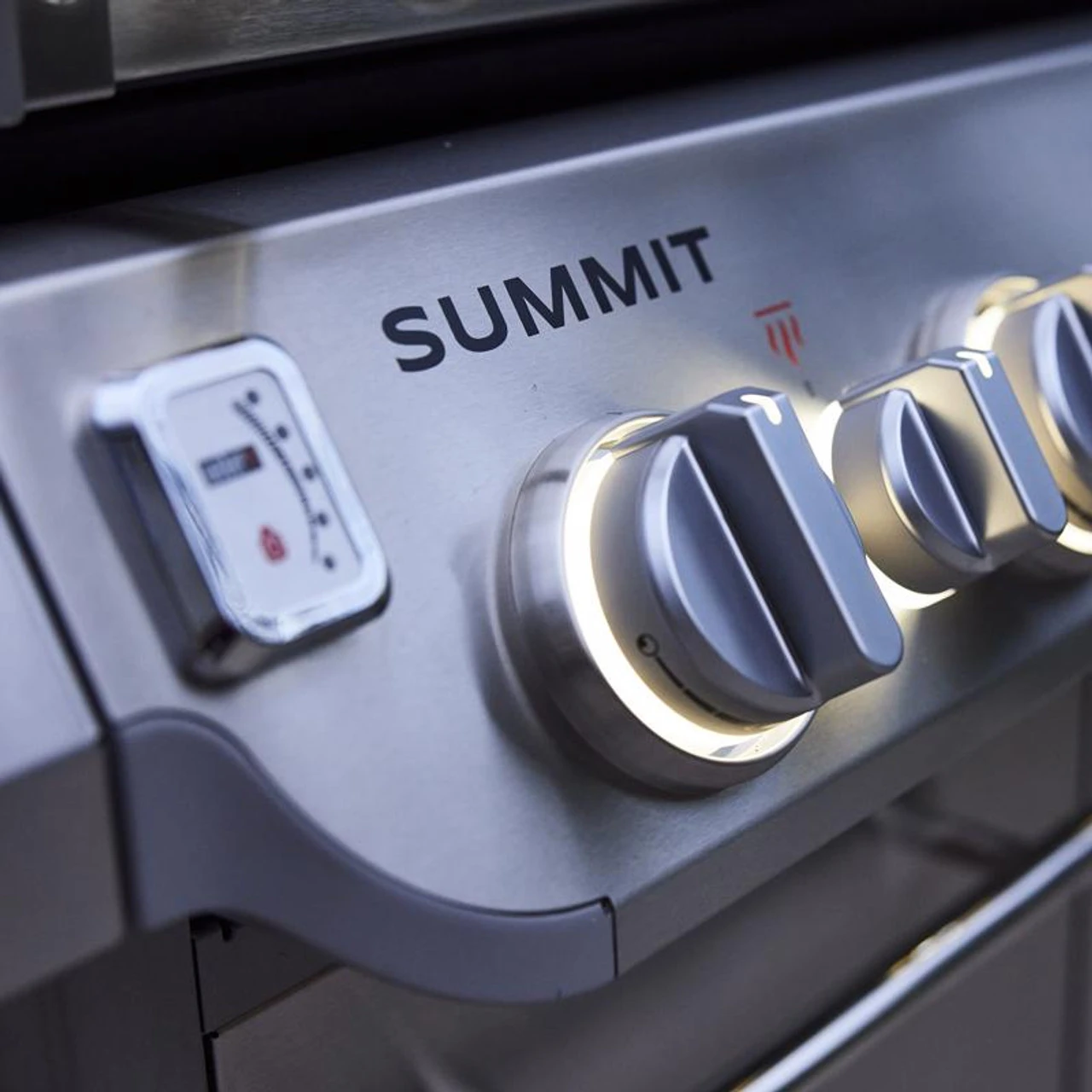 Weber Summit FS38 E 5 Burner Liquid Propane 5 Weber Summit FS38 E 5 Burner Liquid Propane - Image 5