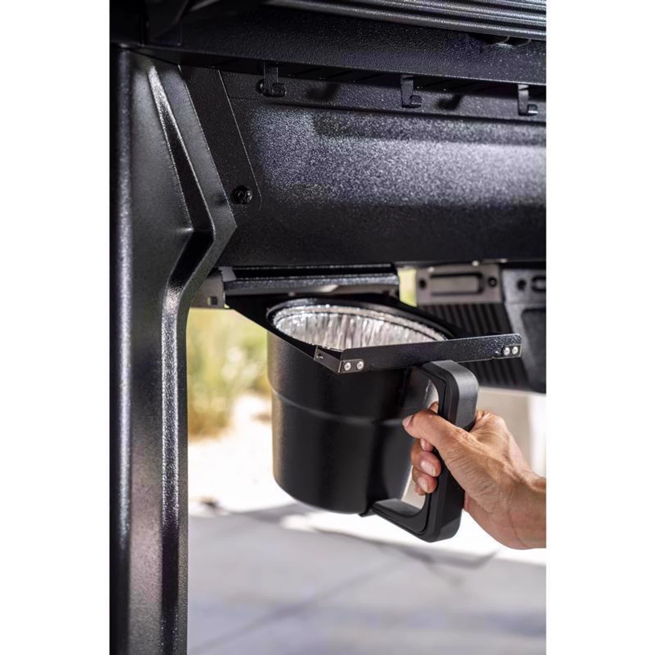 Traeger Woodridge Wood Pellet WiFi Grill 3 Traeger Woodridge Wood Pellet WiFi Grill - Image 3